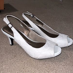 Sling back white lace peep toe pumps